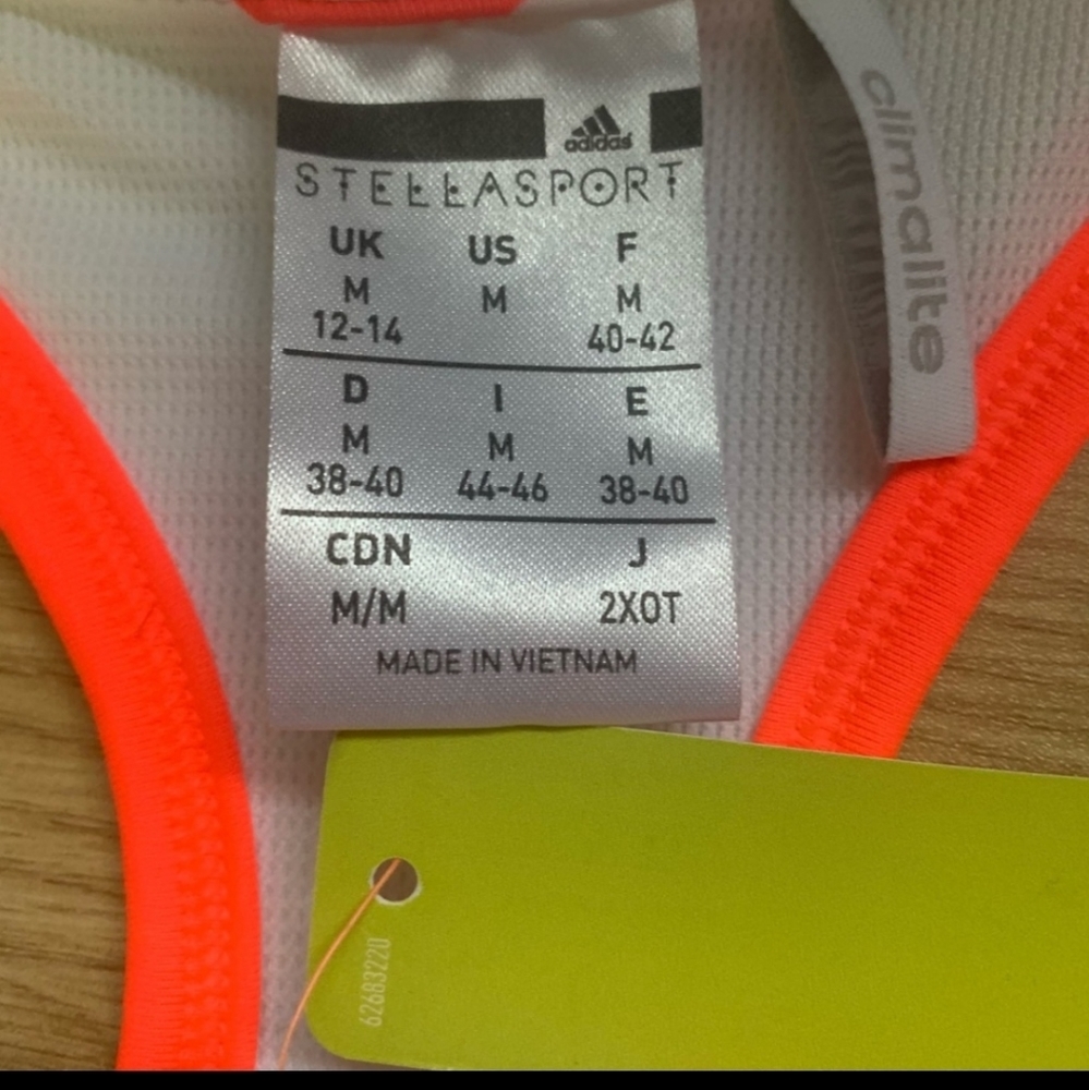 NWT Adidas x Stella McCartney sports bra - Picture 4 of 6